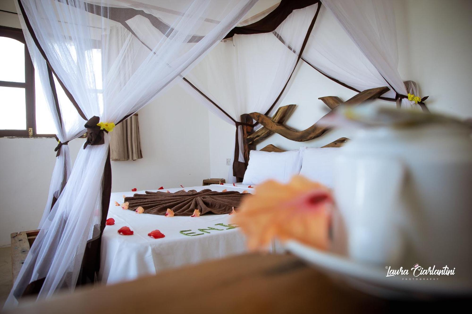 Uroa Zanzibar Vera Beach Hotel By Moonshine Dikoni ภายนอก รูปภาพ
