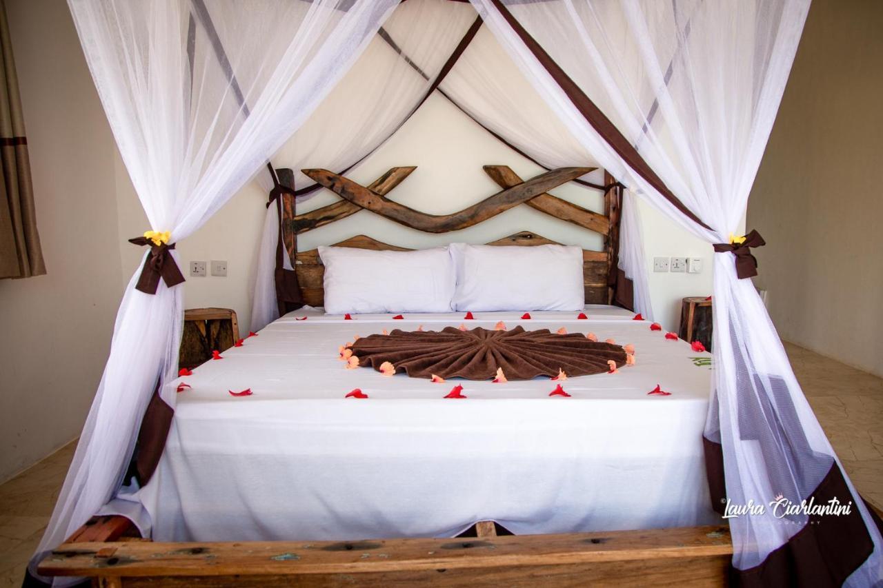 Uroa Zanzibar Vera Beach Hotel By Moonshine Dikoni ภายนอก รูปภาพ